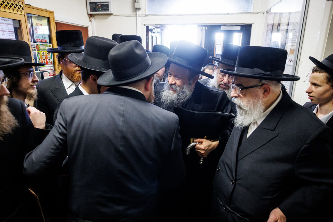 האדמו"ר מבאבוב 45 בביקור הוד בלונדון