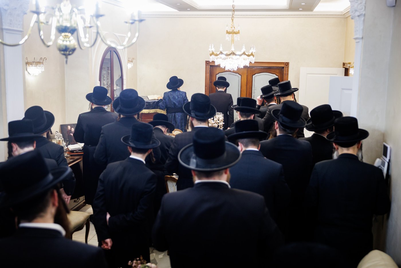 האדמו"ר מבאבוב 45 בביקור הוד בלונדון