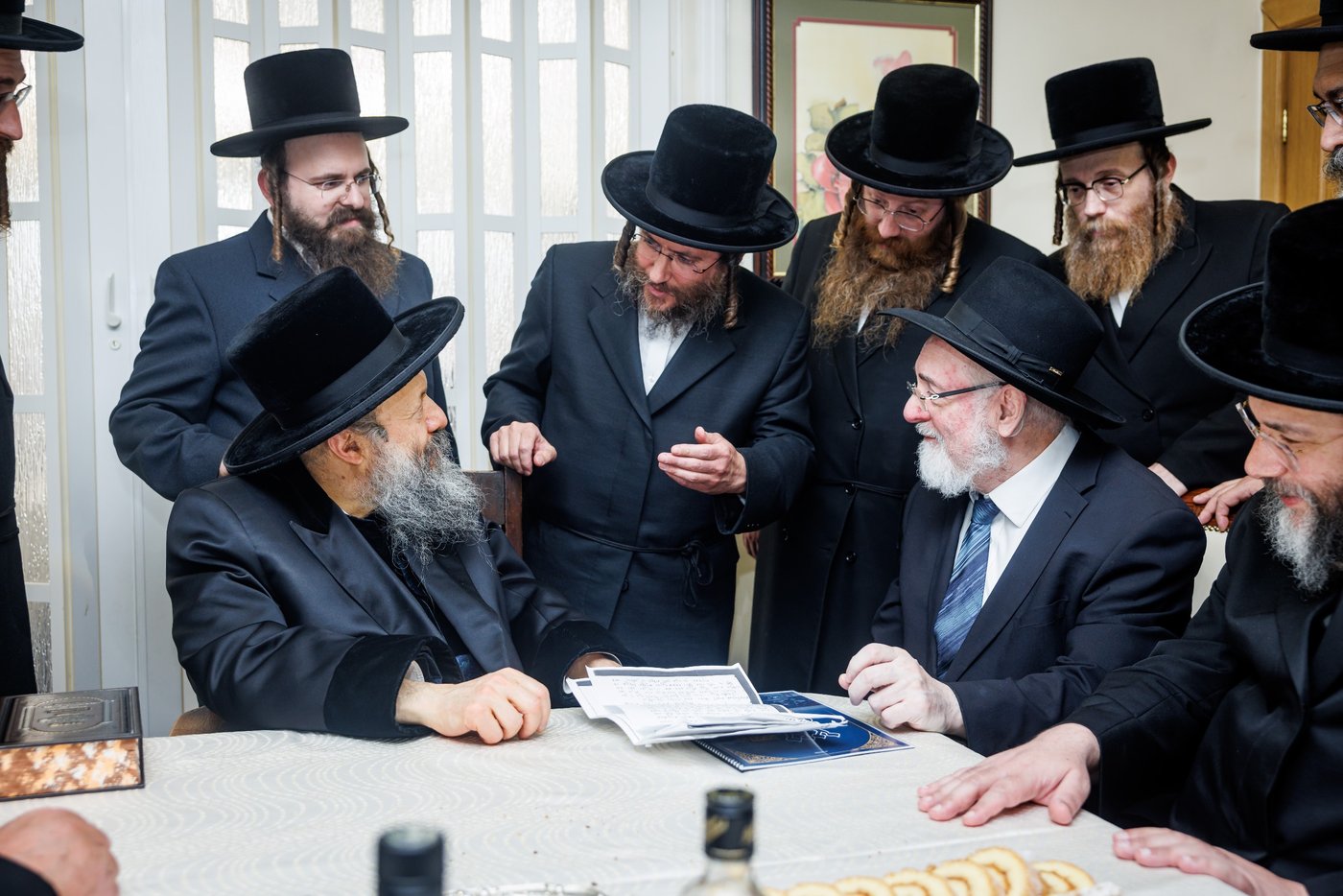 האדמו"ר מבאבוב 45 בביקור הוד בלונדון