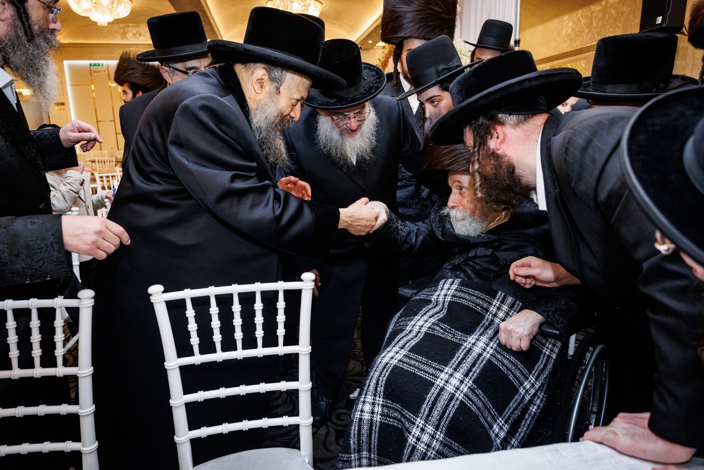 האדמו"ר מבאבוב 45 בביקור הוד בלונדון