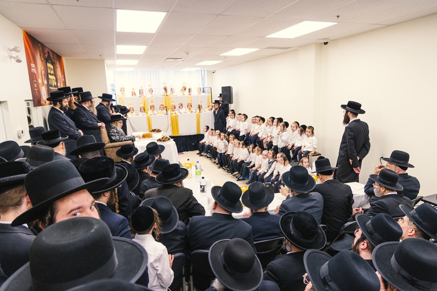 האדמו"ר מסאטמר בחומש סעודה במונטריאול