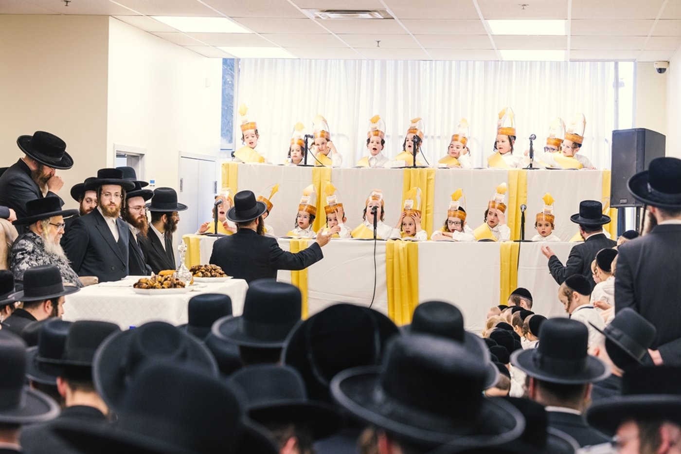 האדמו"ר מסאטמר בחומש סעודה במונטריאול
