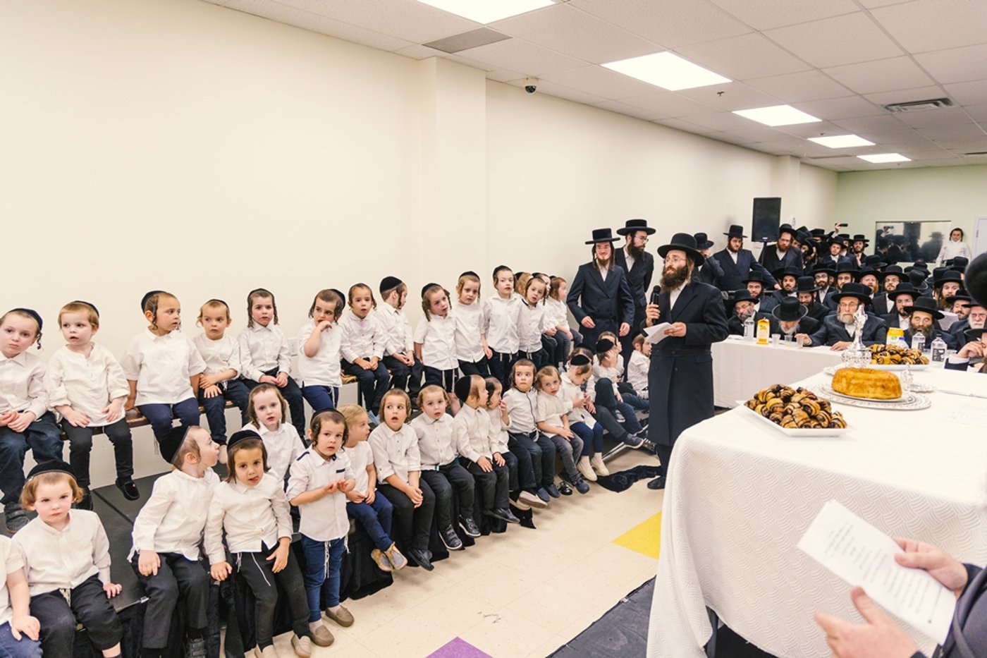 האדמו"ר מסאטמר בחומש סעודה במונטריאול
