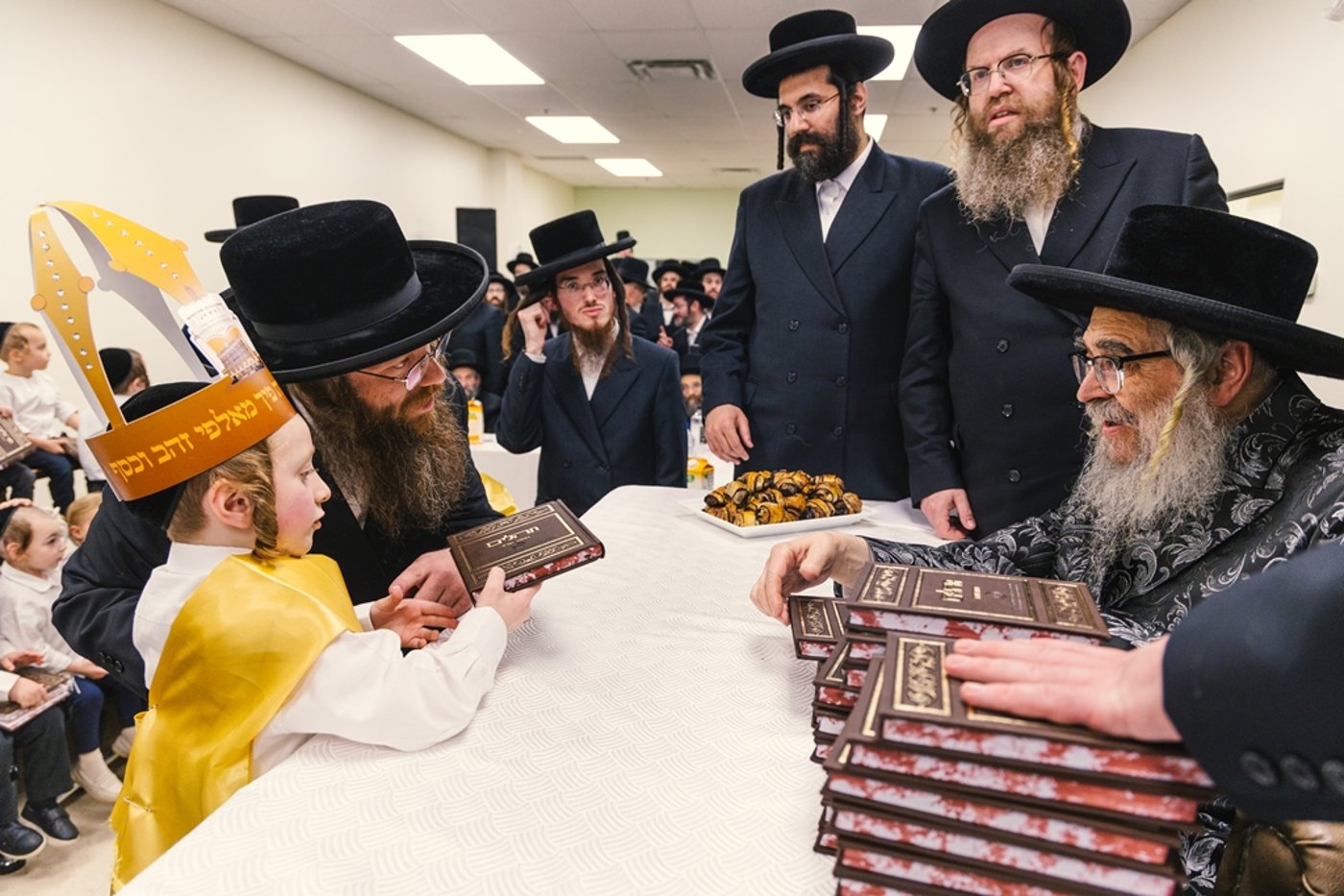 האדמו"ר מסאטמר בחומש סעודה במונטריאול