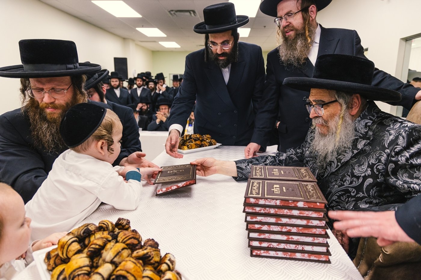 האדמו"ר מסאטמר בחומש סעודה במונטריאול