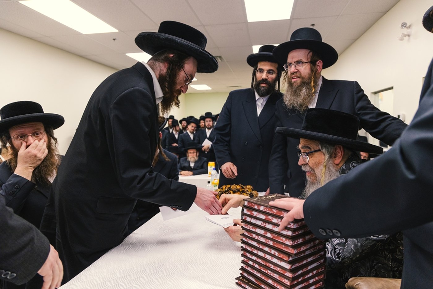 האדמו"ר מסאטמר בחומש סעודה במונטריאול