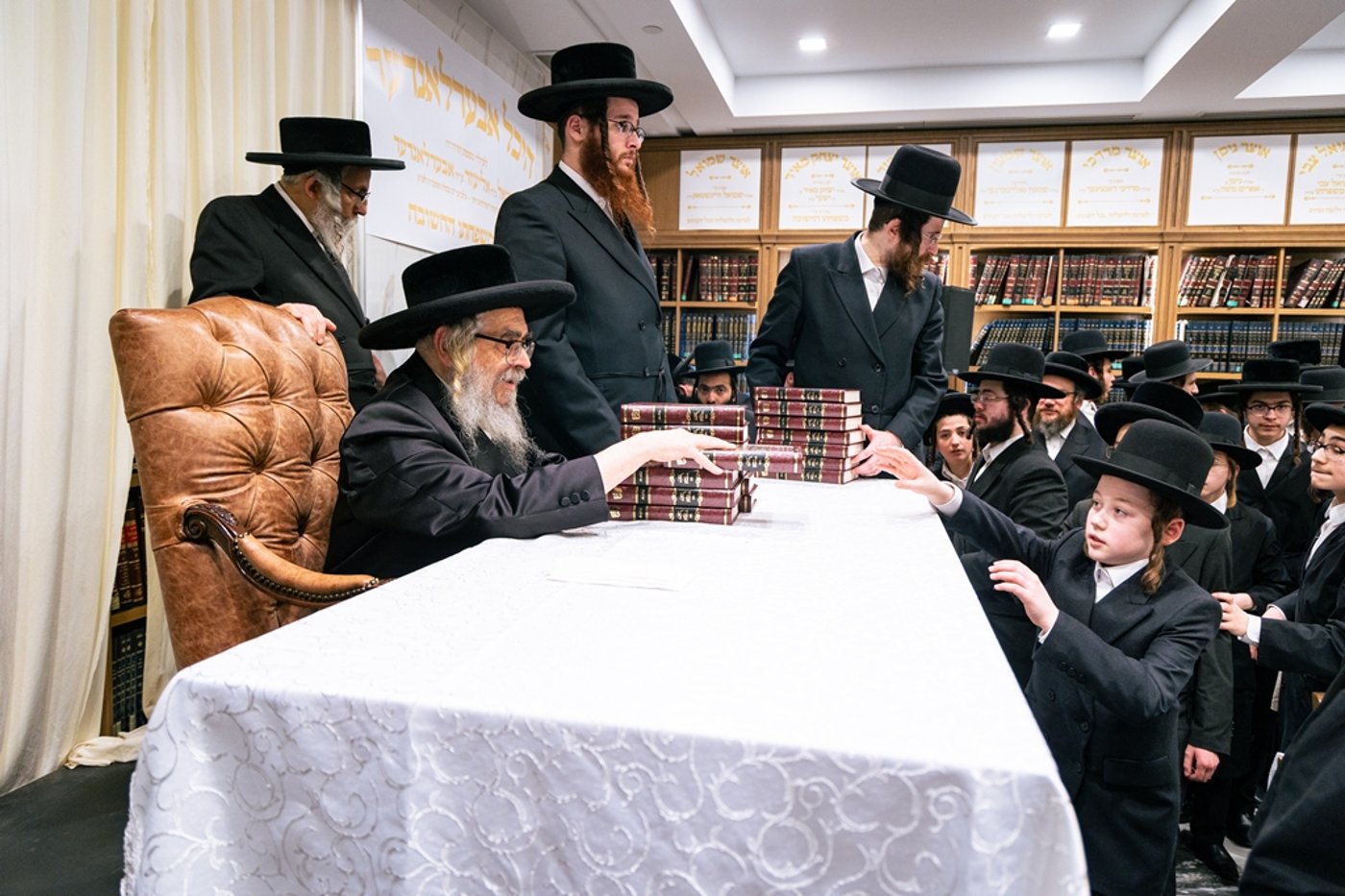 האדמו"ר מסאטמר בביקור בישיבה במונטריאול