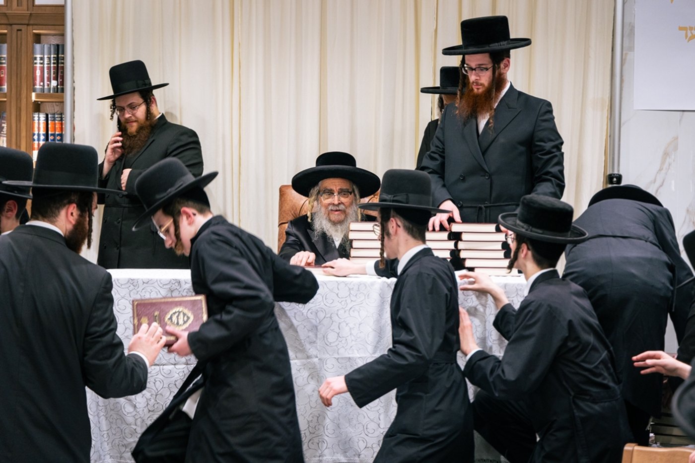 האדמו"ר מסאטמר בביקור בישיבה במונטריאול