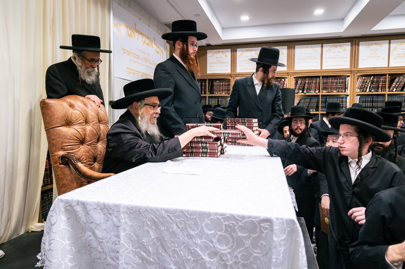 האדמו"ר מסאטמר בביקור בישיבה במונטריאול