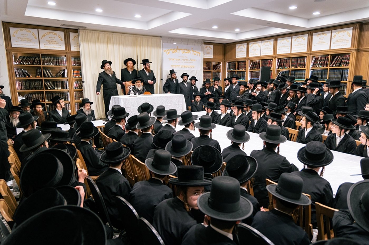 האדמו"ר מסאטמר בביקור בישיבה במונטריאול