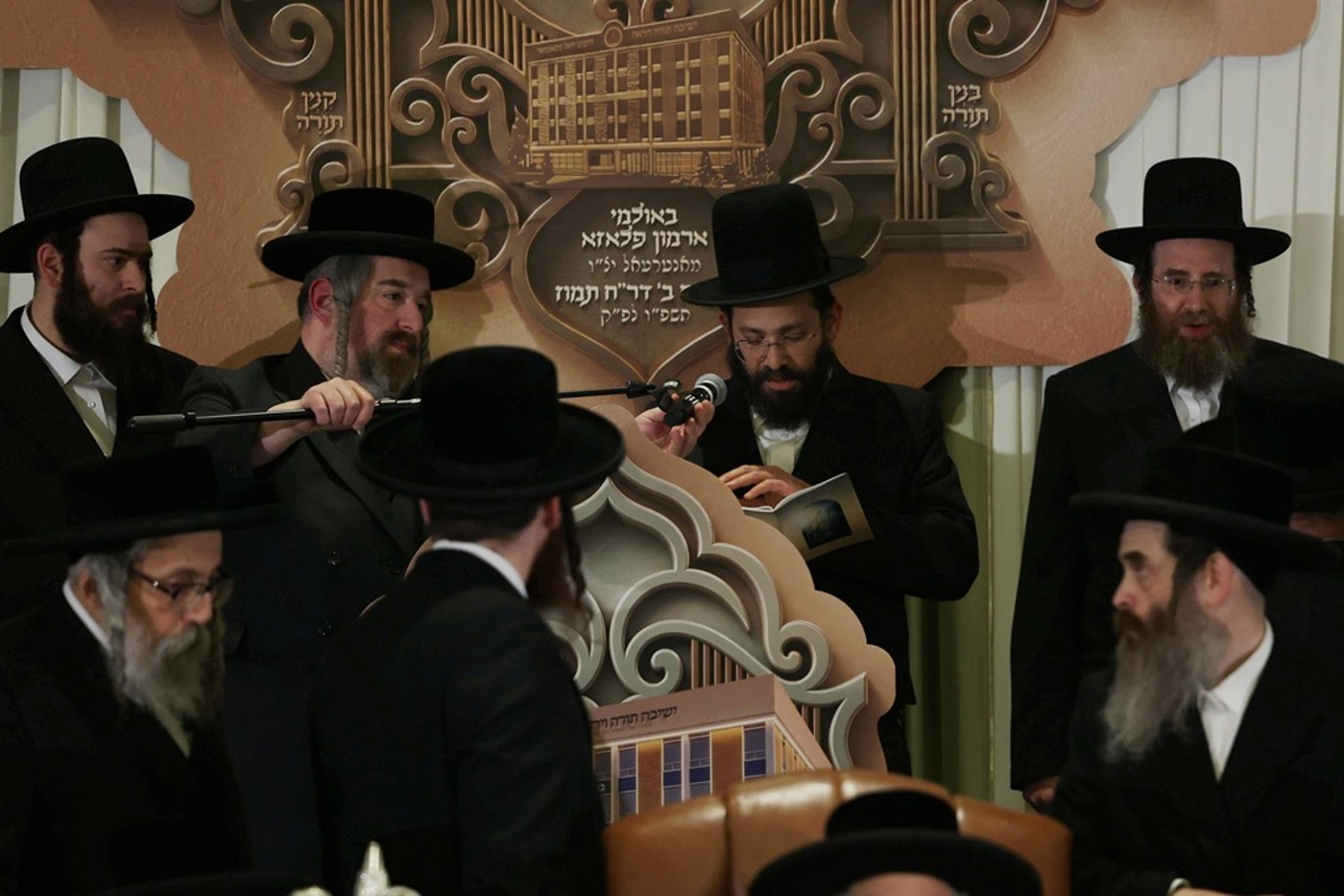 האדמו"ר מסאטמר בסיום מסכת שבת במונטריאול