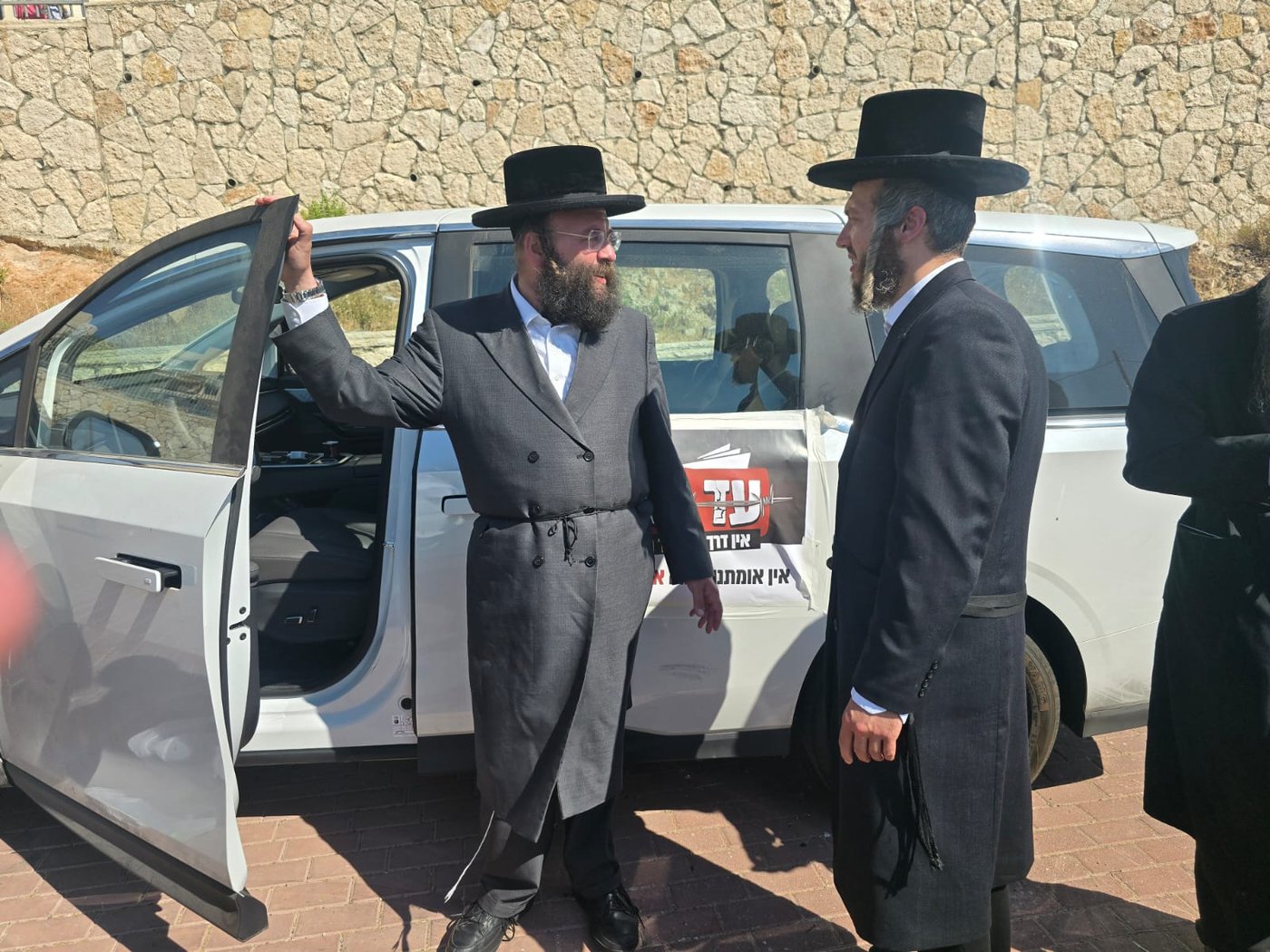 הרכבים ביציאה למחאה