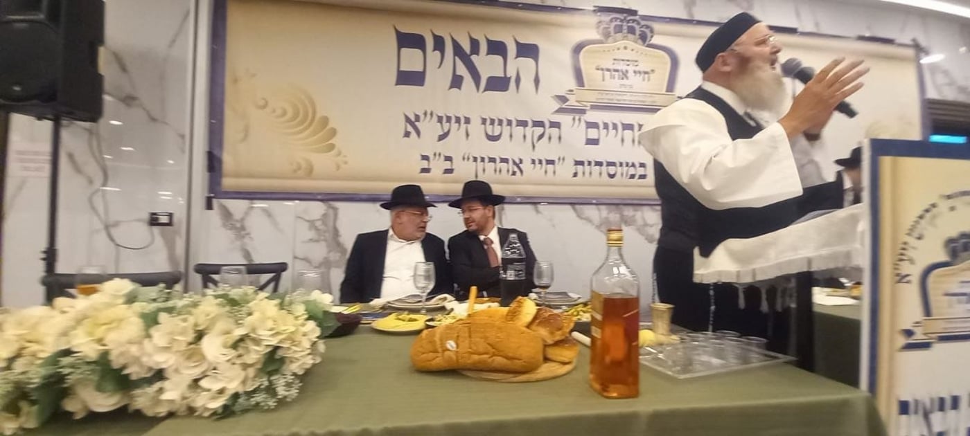 ראש הישיבה התיישב על הרצפה בחתונה | 'זיידל'ע' עם כל התמונות, הנייעס והחשיפות של השבוע