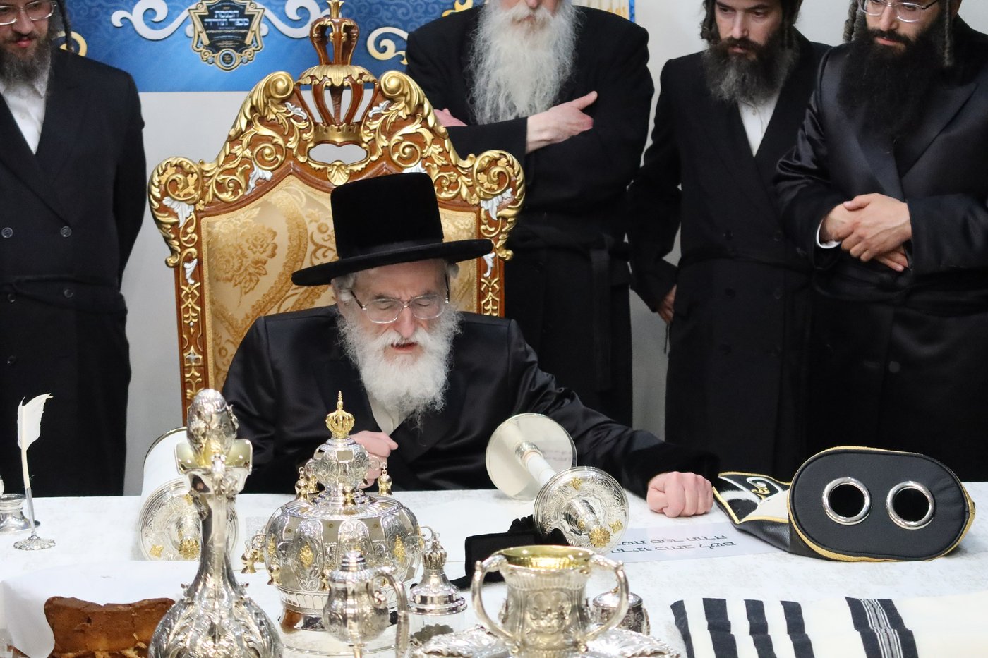 חנוכת הבית לבניין ישיבת “ישועות משה” בלונדון והכנסת ספר תורה