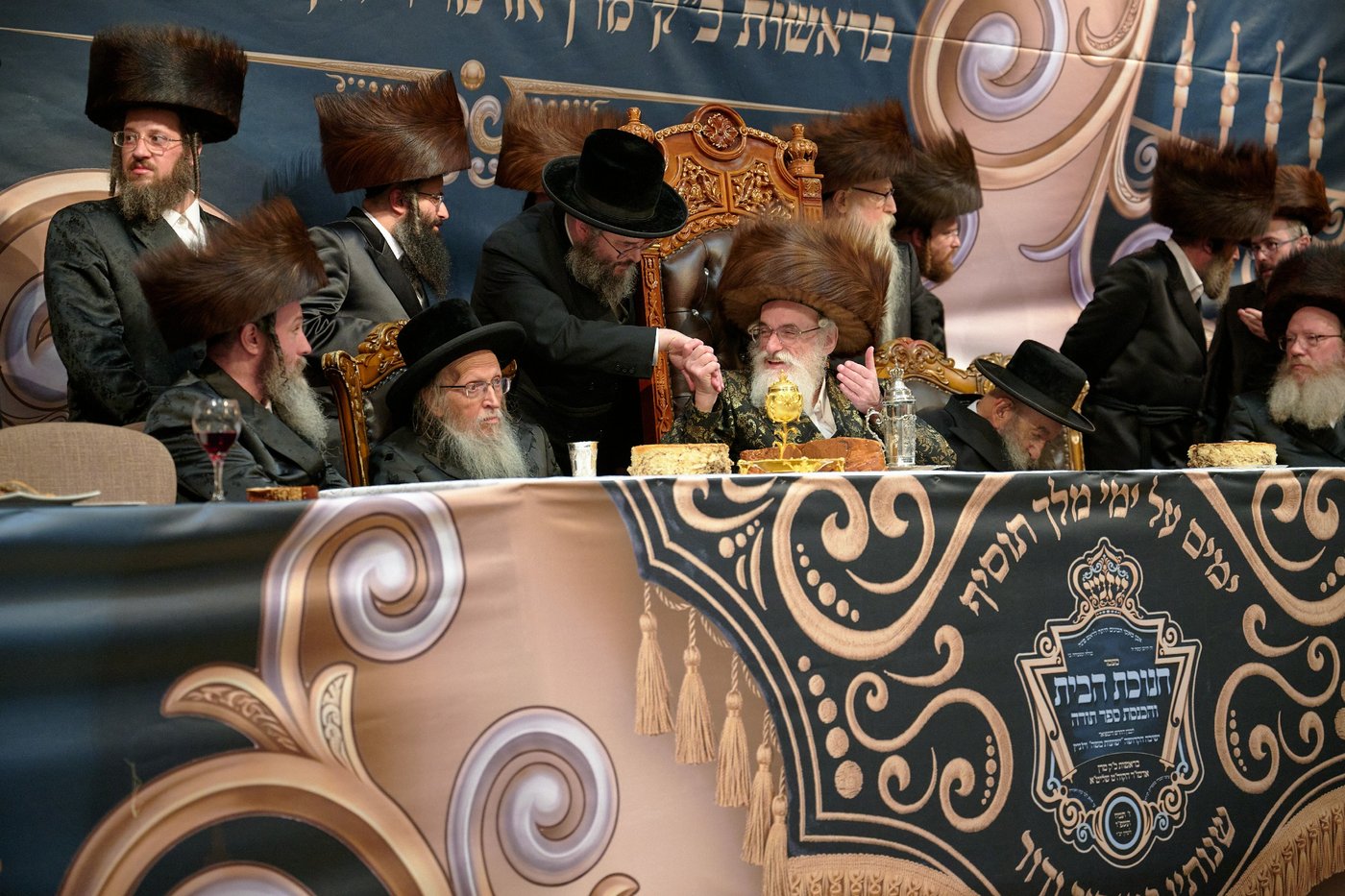 חנוכת הבית לבניין ישיבת “ישועות משה” בלונדון והכנסת ספר תורה