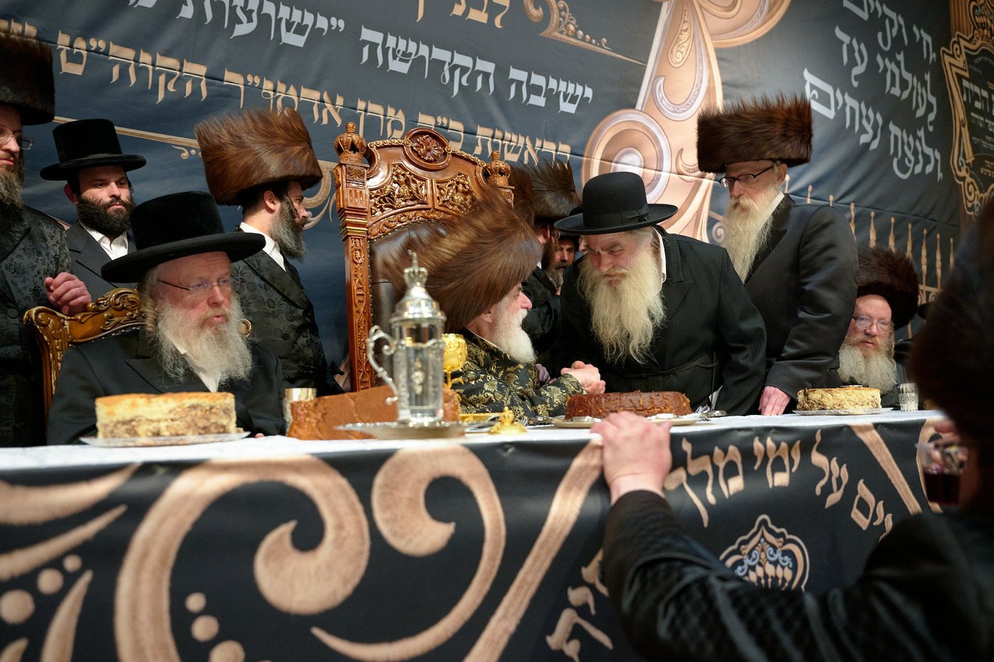 חנוכת הבית לבניין ישיבת “ישועות משה” בלונדון והכנסת ספר תורה