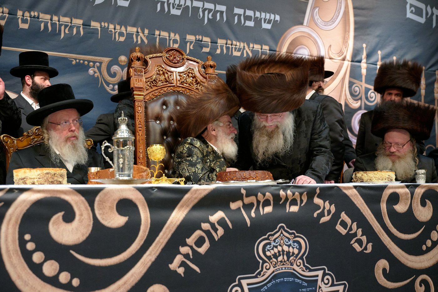 חנוכת הבית לבניין ישיבת “ישועות משה” בלונדון והכנסת ספר תורה