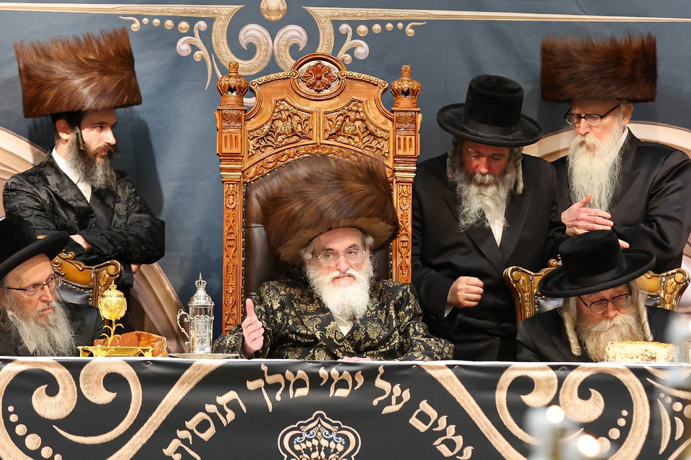 חנוכת הבית לבניין ישיבת “ישועות משה” בלונדון והכנסת ספר תורה