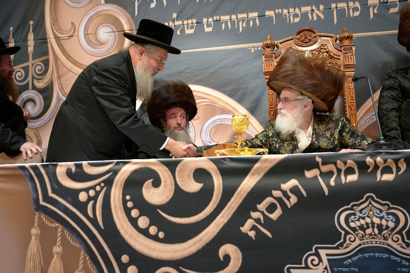 חנוכת הבית לבניין ישיבת “ישועות משה” בלונדון והכנסת ספר תורה