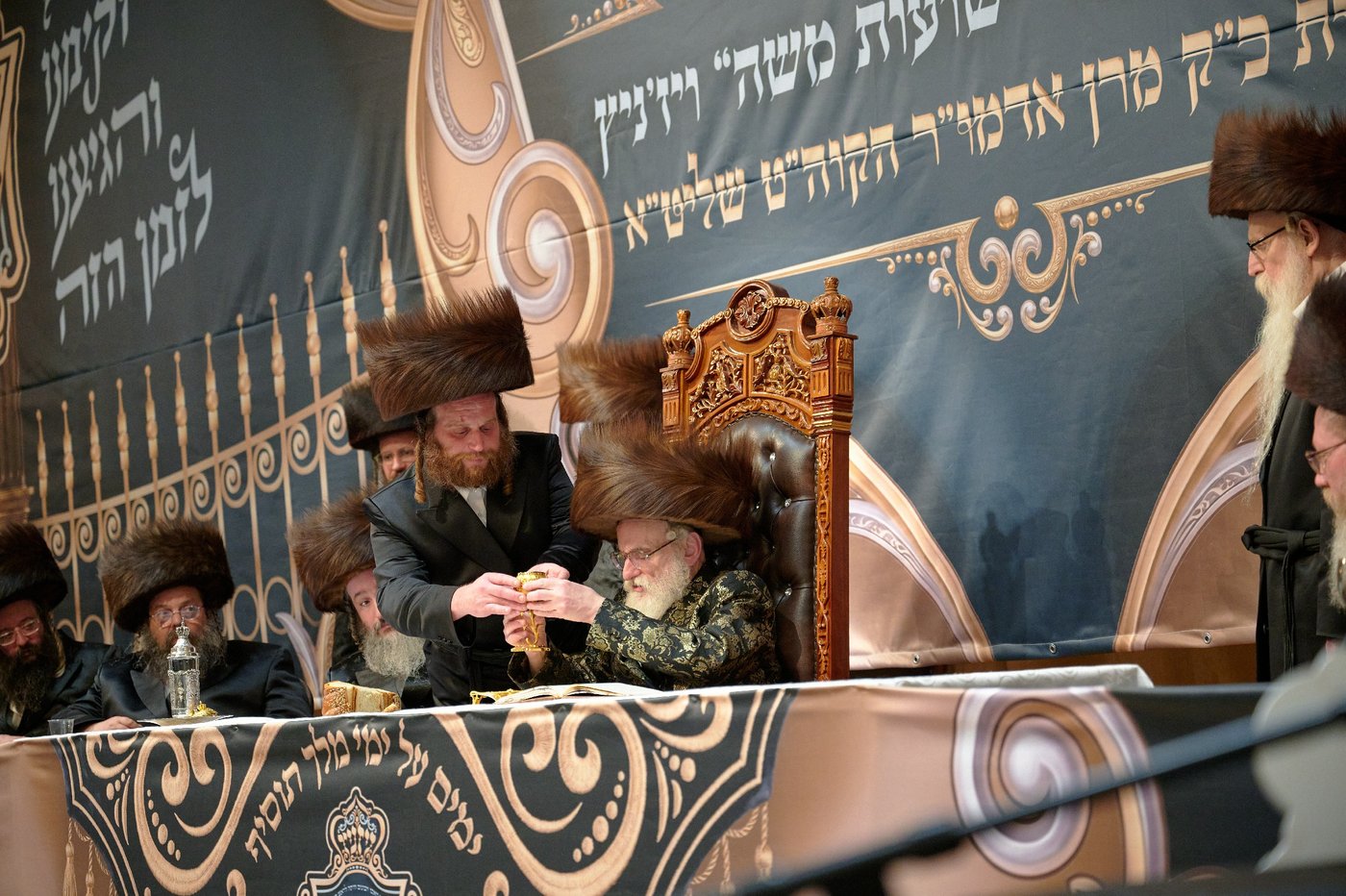 חנוכת הבית לבניין ישיבת “ישועות משה” בלונדון והכנסת ספר תורה