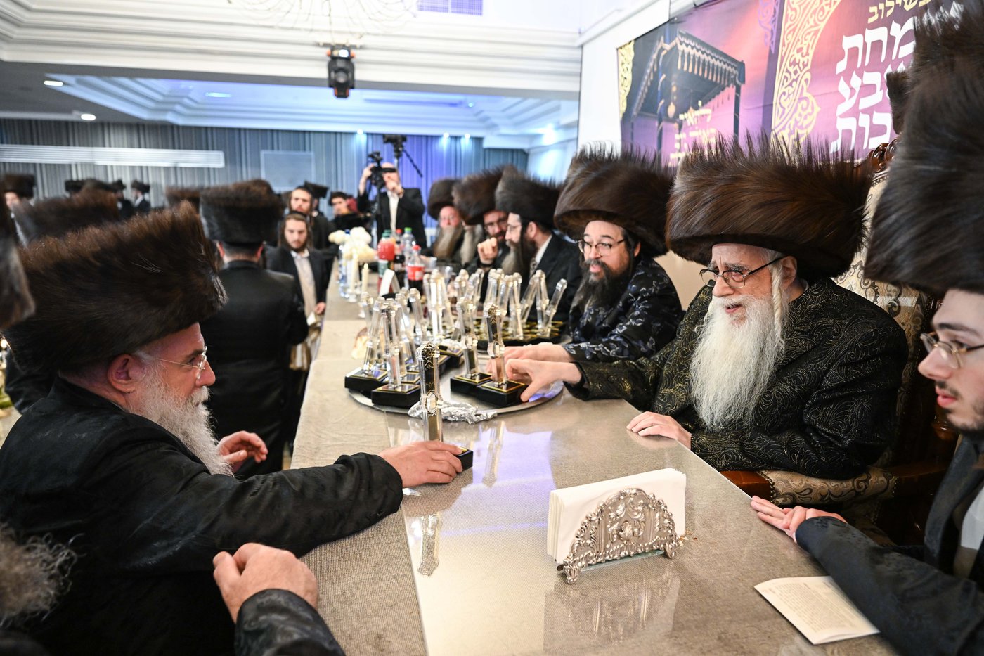 ש"ב ע"י אחים בשמחה בצאנז