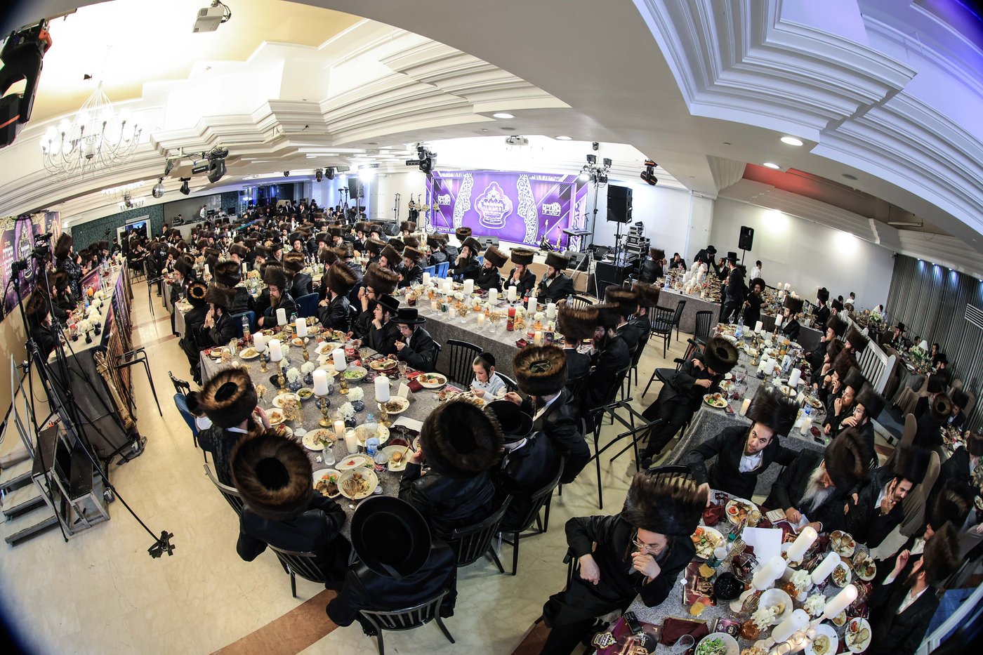 ש"ב ע"י אחים בשמחה בצאנז