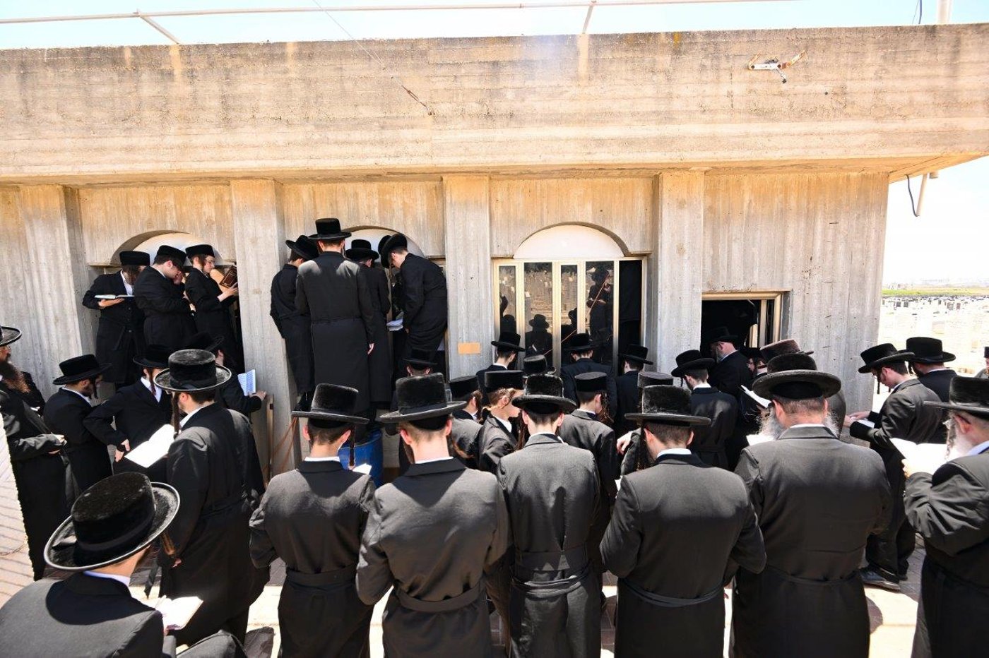 שבע ברכות אחרון והילולא קדישא בצאנז