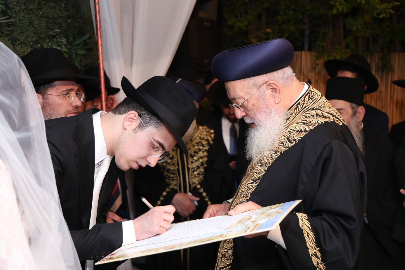 נישואי נכדתם המשותפת של הגר"י יוסף והגרש"מ עמאר