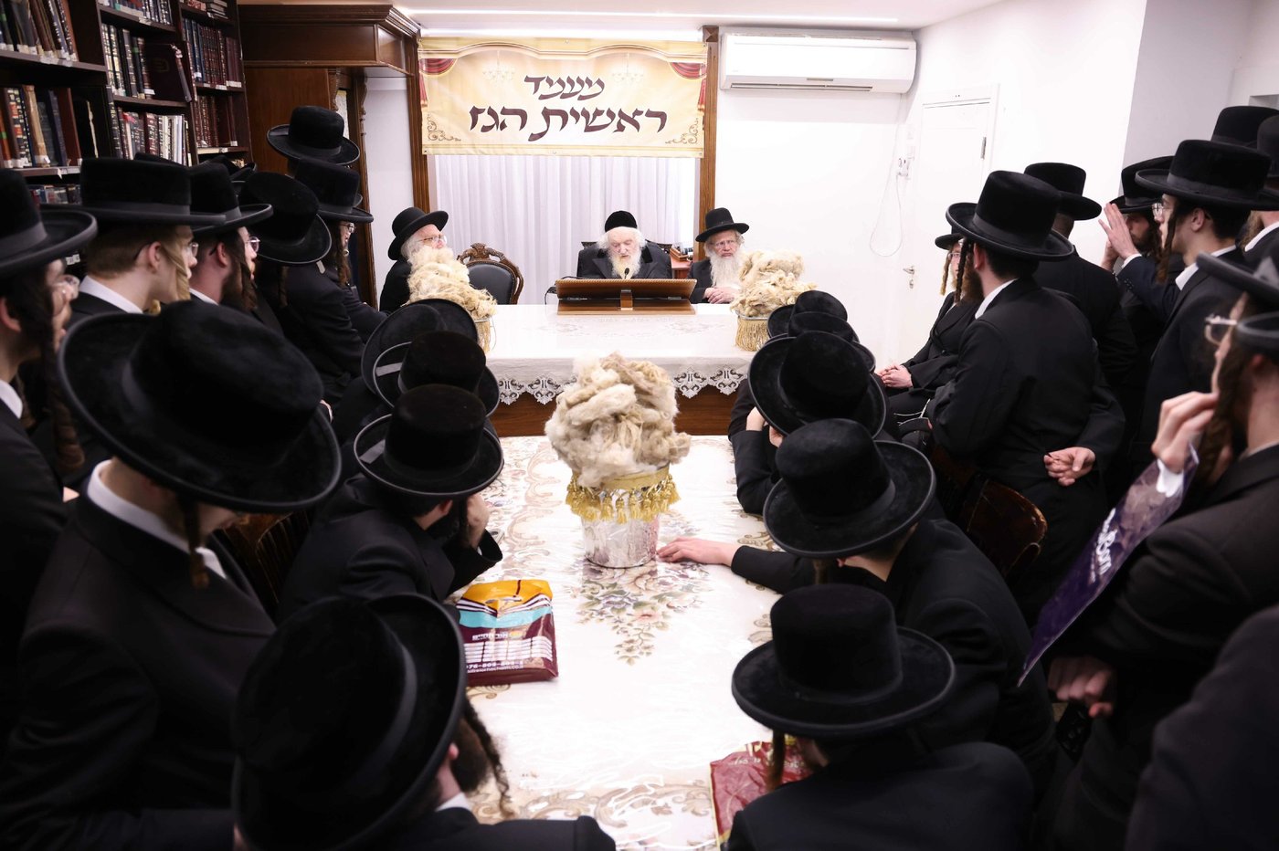 הגר"מ שטרנבוך במעמד 'ראשית הגז'