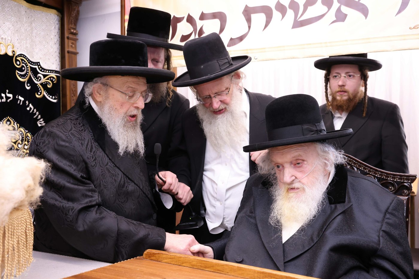 הגר"מ שטרנבוך במעמד 'ראשית הגז'