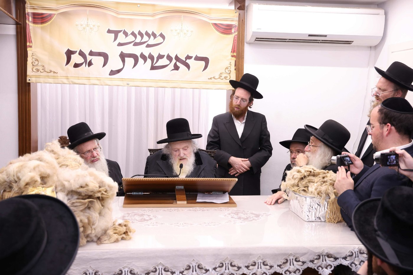 הגר"מ שטרנבוך במעמד 'ראשית הגז'
