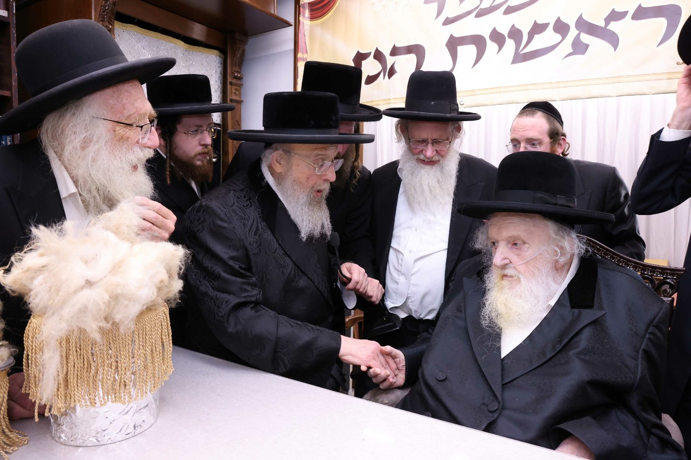 הגר"מ שטרנבוך במעמד 'ראשית הגז'