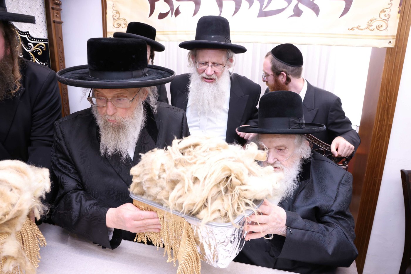 הגר"מ שטרנבוך במעמד 'ראשית הגז'