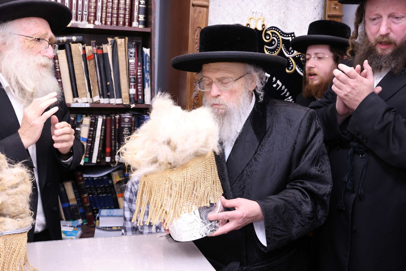 הגר"מ שטרנבוך במעמד 'ראשית הגז'