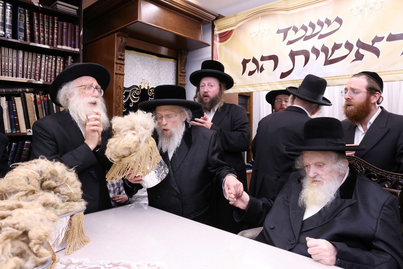 הגר"מ שטרנבוך במעמד 'ראשית הגז'