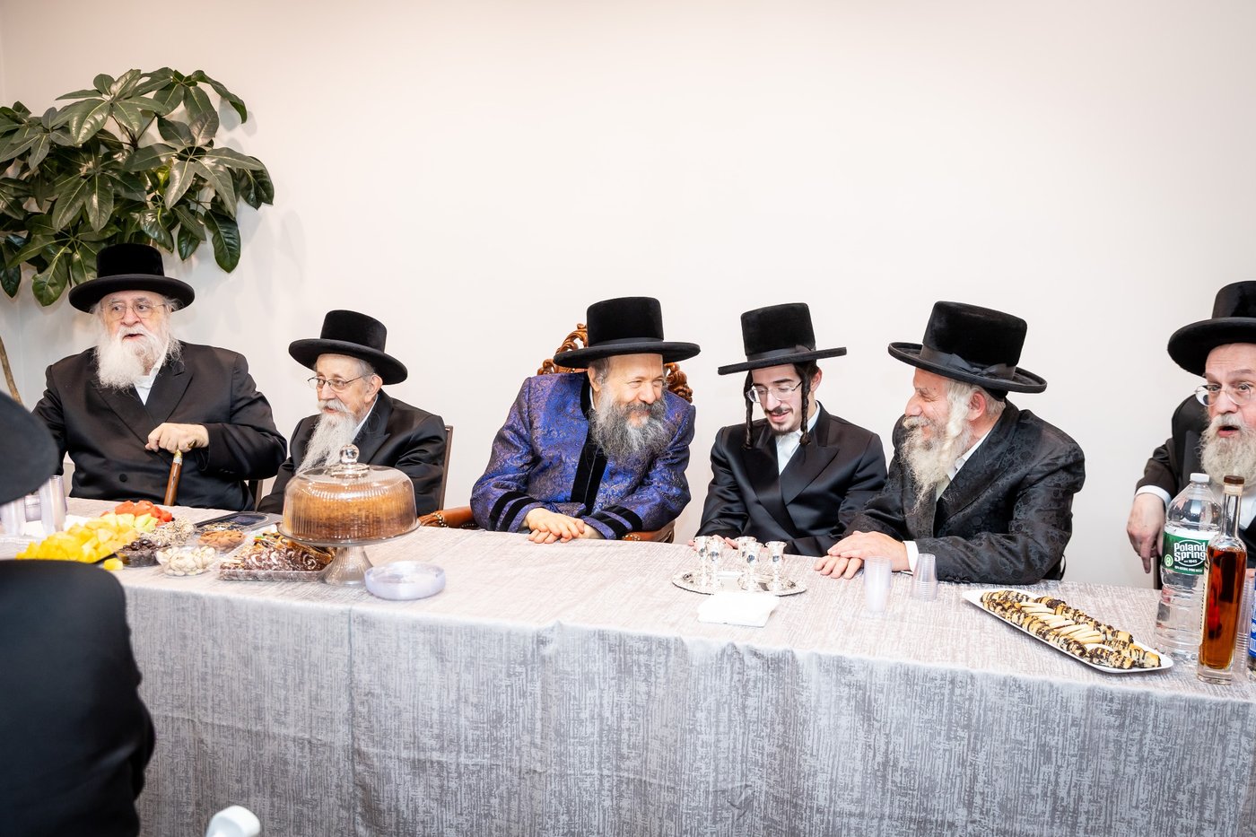 האדמו"ר מבאבוב 45 בביקור ביוניאן
