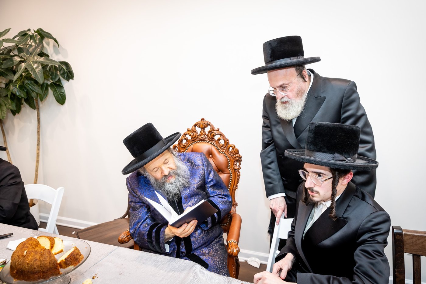האדמו"ר מבאבוב 45 בביקור ביוניאן