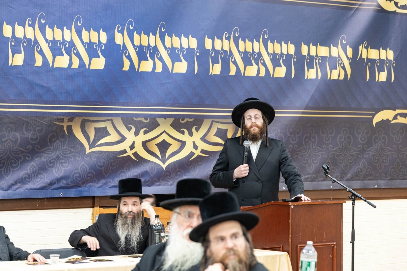 האדמו"ר מבאבוב 45 בביקור ביוניאן