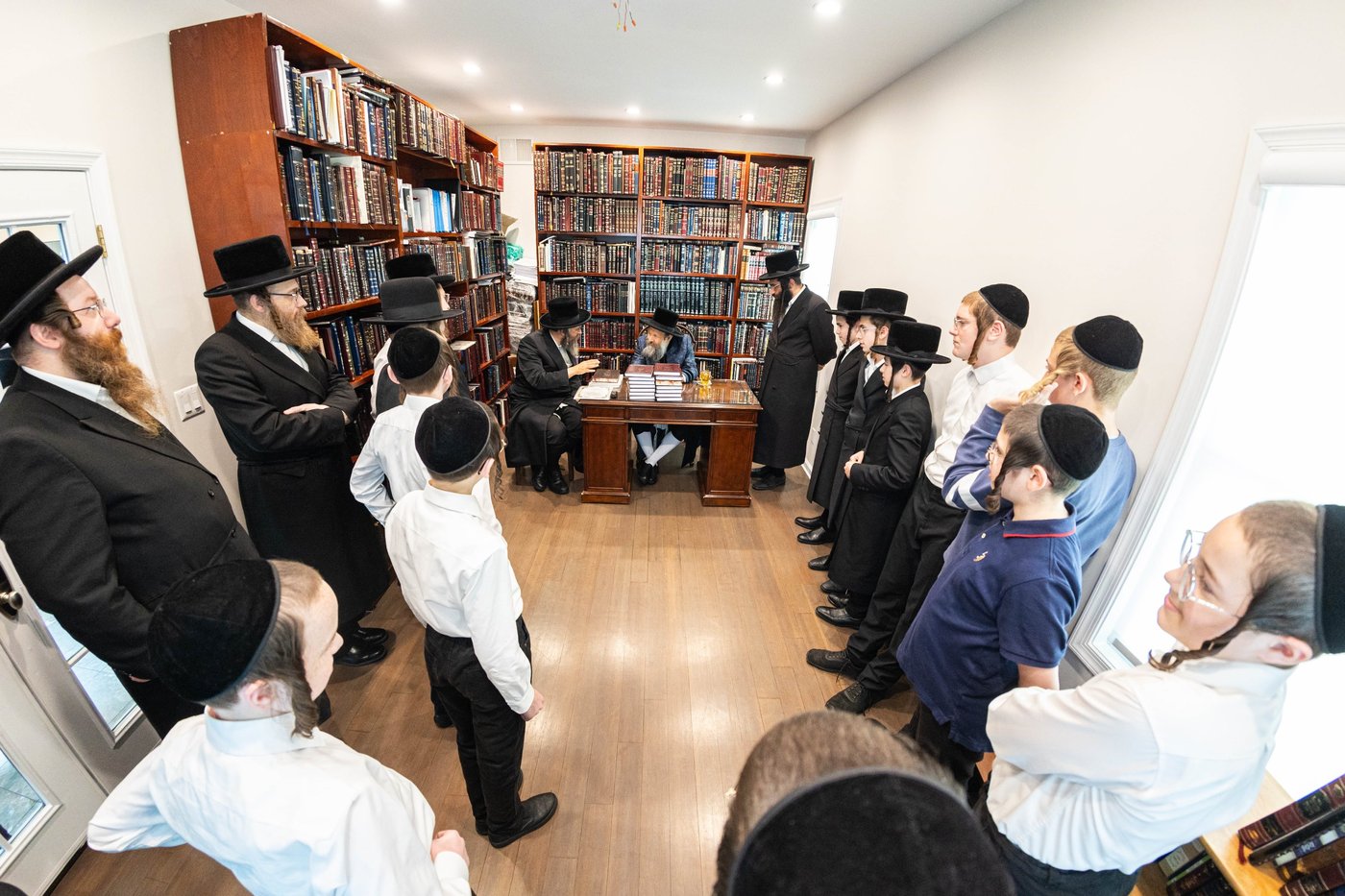 האדמו"ר מבאבוב 45 בביקור ביוניאן