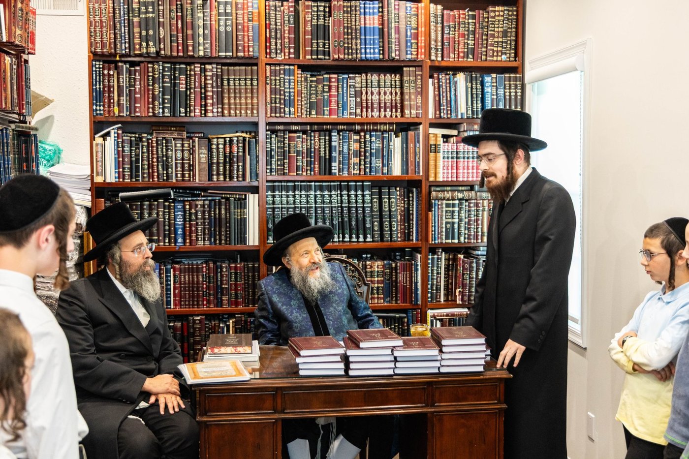 האדמו"ר מבאבוב 45 בביקור ביוניאן