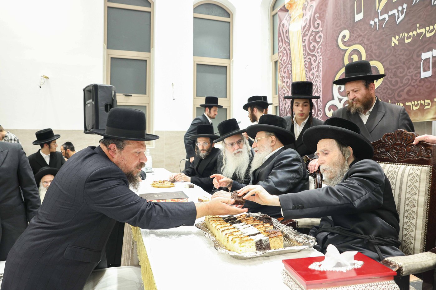 קביעת מזוזה ופתיחת השערים בערלוי בית שמש