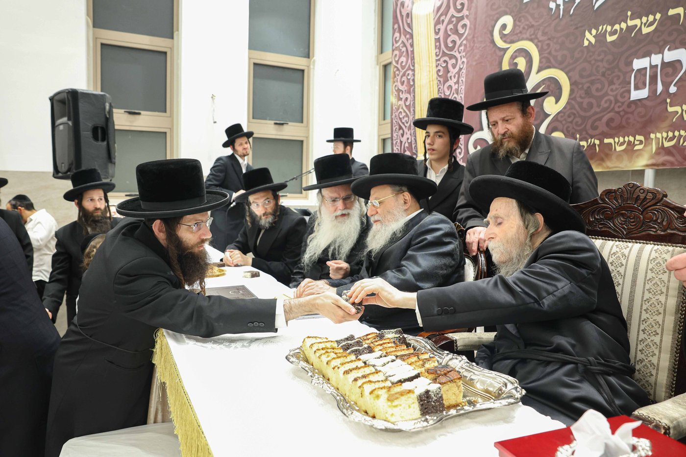 קביעת מזוזה ופתיחת השערים בערלוי בית שמש