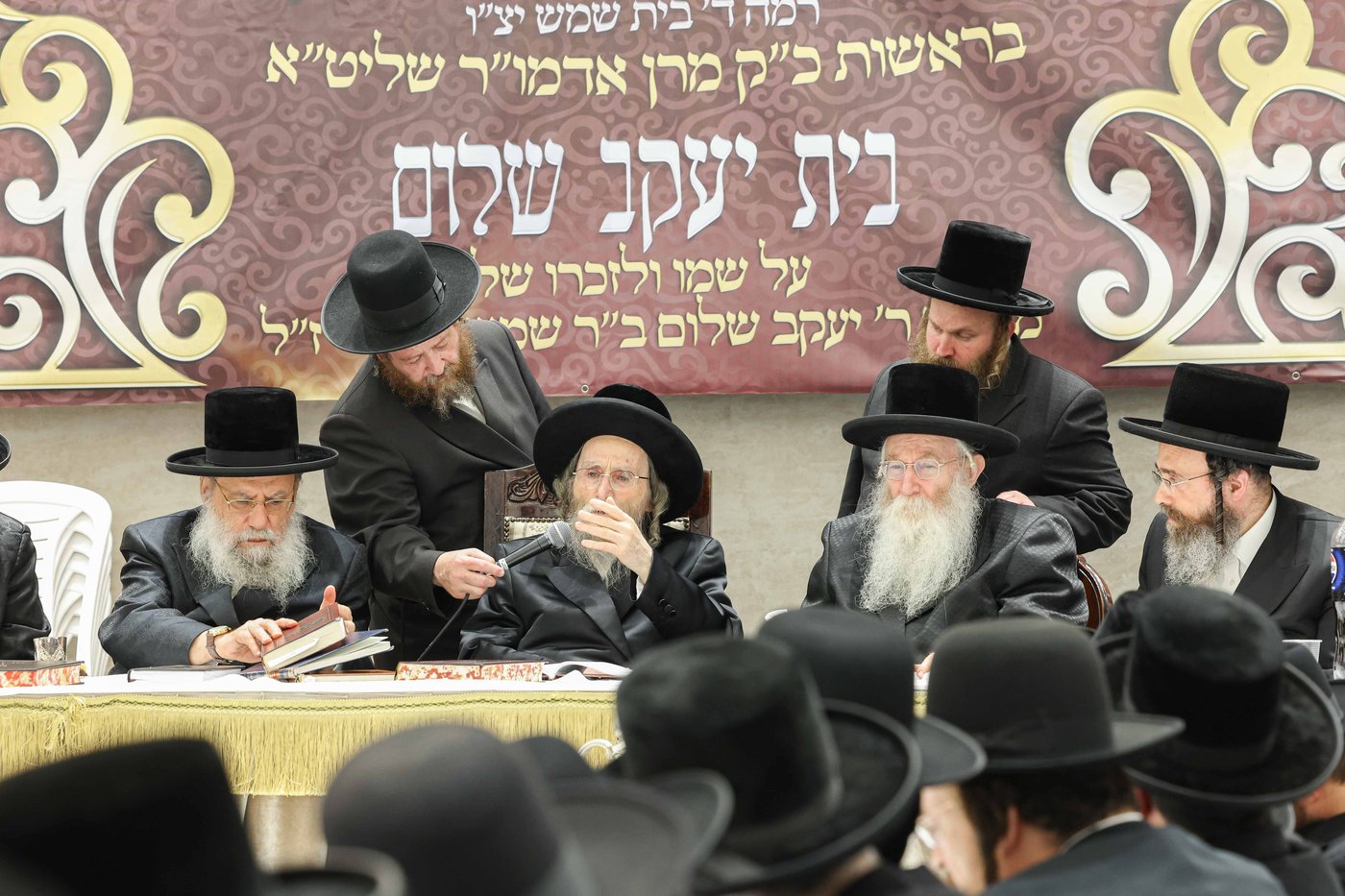 קביעת מזוזה ופתיחת השערים בערלוי בית שמש