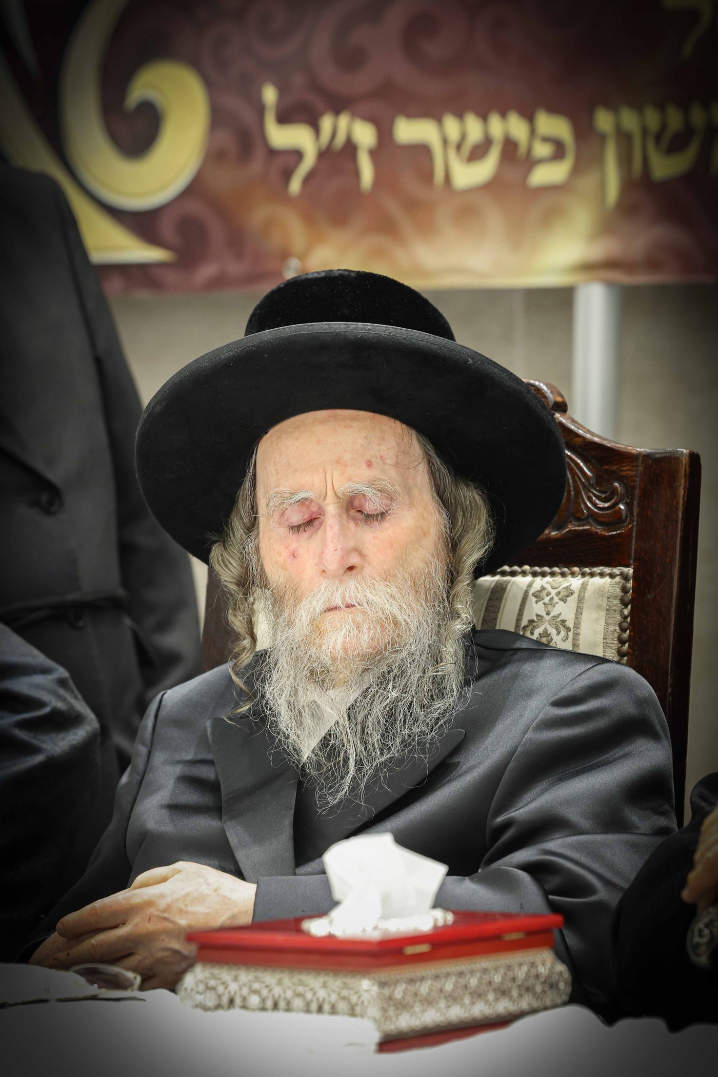 קביעת מזוזה ופתיחת השערים בערלוי בית שמש