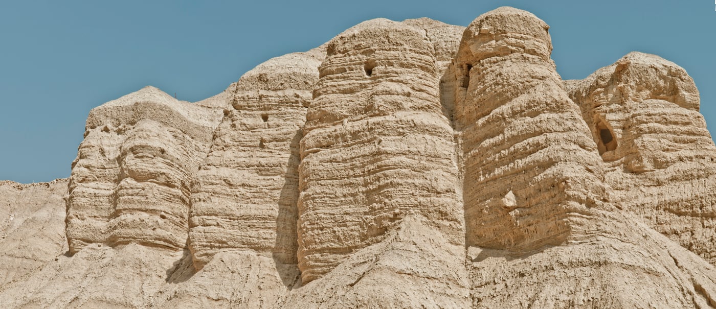 מערות קומראן במדבר יהודה, מהאתרים המרכזיים שבהם התגלו מגילות מדבר יהודה