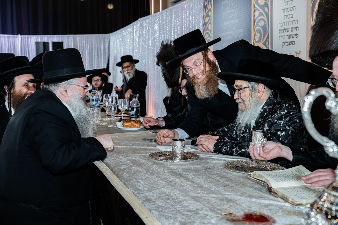 מסיבת שבע הברכות בסאטמר לכבודו של ר' חיים שלמה פישר
