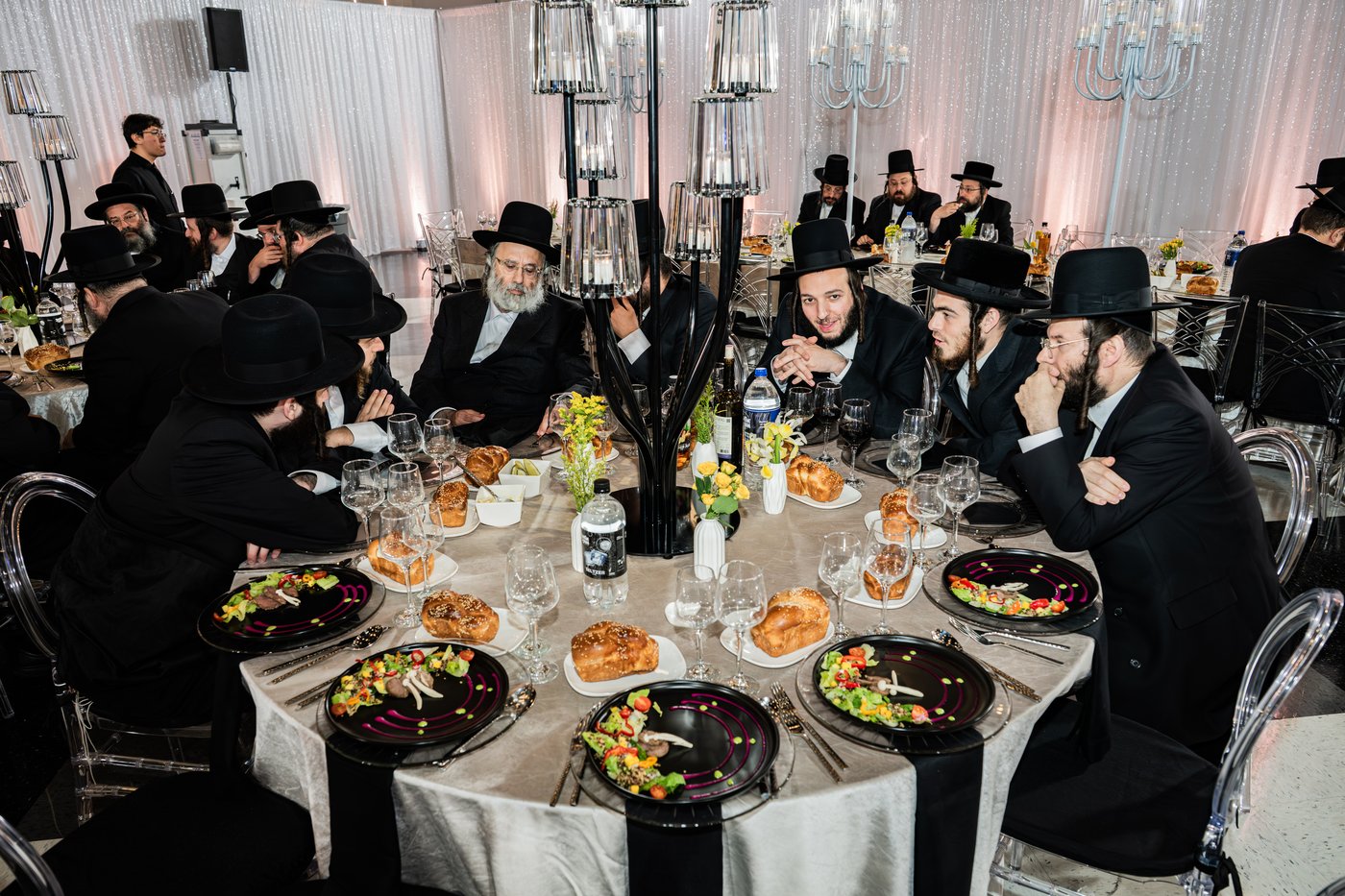 מסיבת שבע הברכות בסאטמר לכבודו של ר' חיים שלמה פישר