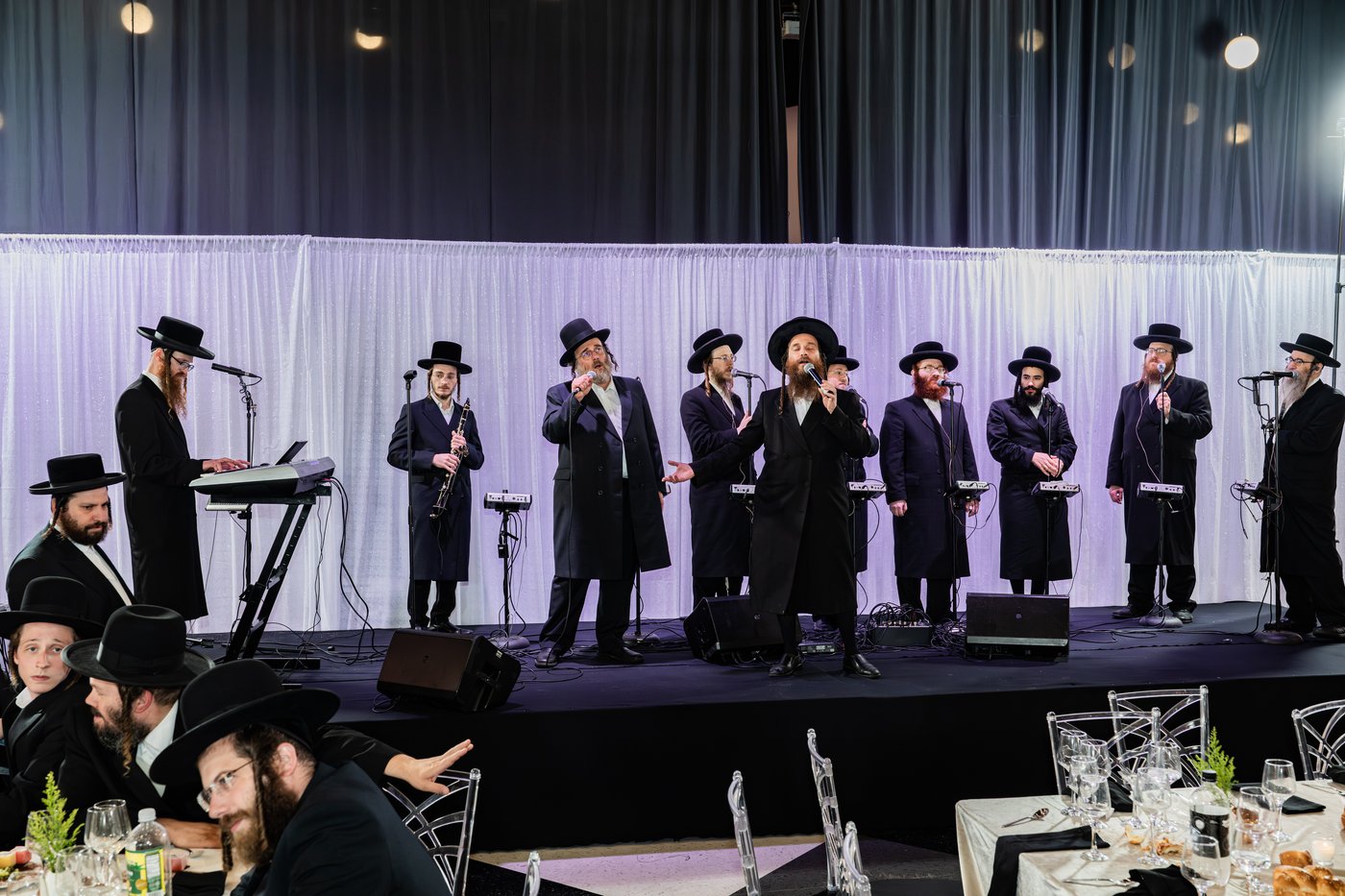 מסיבת שבע הברכות בסאטמר לכבודו של ר' חיים שלמה פישר