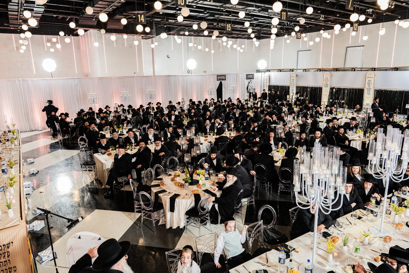 מסיבת שבע הברכות בסאטמר לכבודו של ר' חיים שלמה פישר