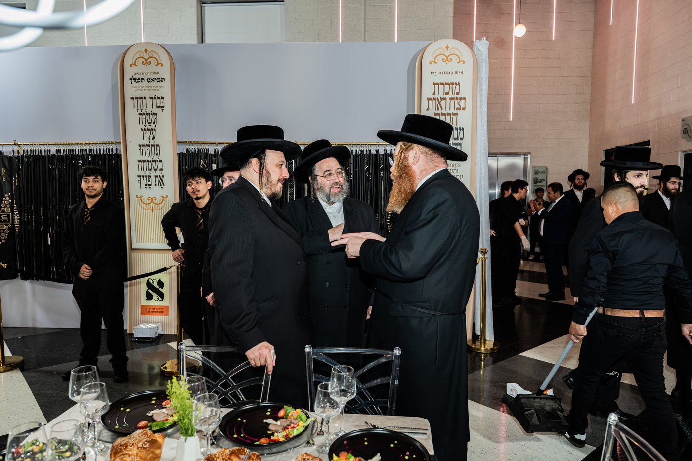 מסיבת שבע הברכות בסאטמר לכבודו של ר' חיים שלמה פישר